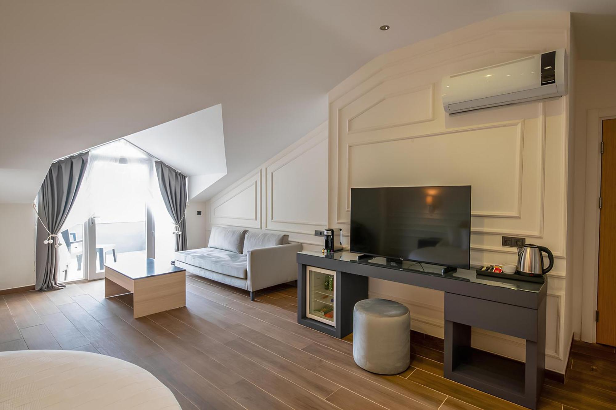 Hotel Ramada By Wyndham Fethiye Oludeniz Adult Only Exteriér fotografie