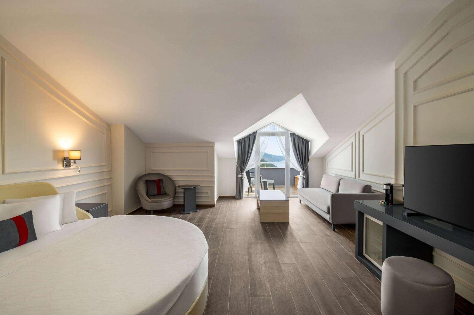 Hotel Ramada By Wyndham Fethiye Oludeniz Adult Only Exteriér fotografie